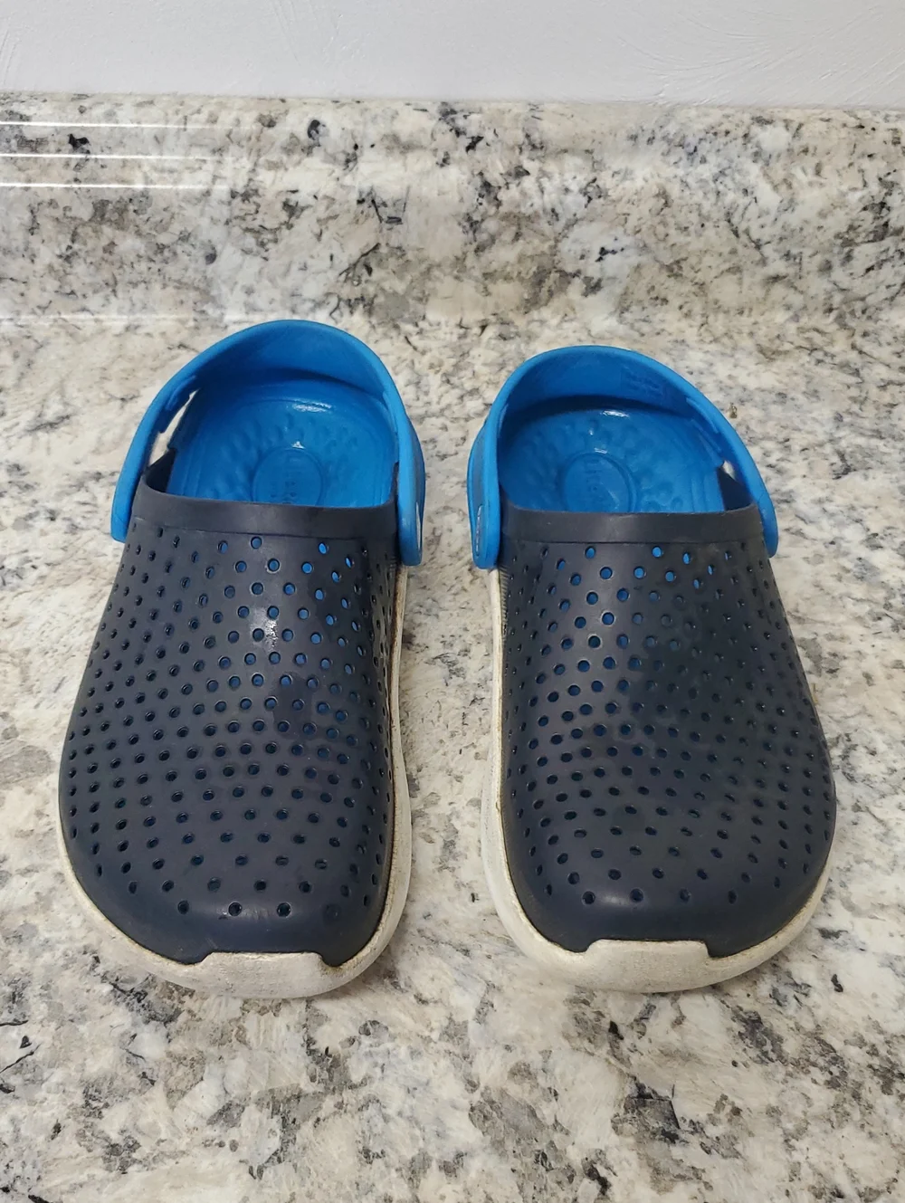 CROCS comfortable navy